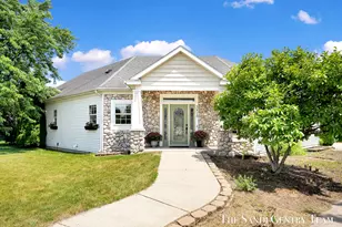 3819 Acadia Dr, Hudsonville, MI 49426 - Photo 2