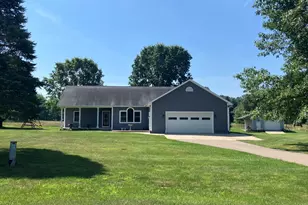 9710 Campbell Ln, Bellevue, MI 49021 - Photo 2