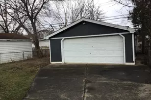 19453 Roscommon St, Harper Woods, MI 48225 - Photo 6