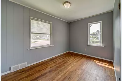 24501 Fern Avenue, Eastpointe, MI 48021 - Photo 8