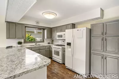 3910 Honeybrook Avenue SW, Grandville, MI 49418 - Photo 8