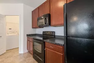 964 W Summerfield Gln Cir, Ann Arbor, MI 48103 - Photo 2