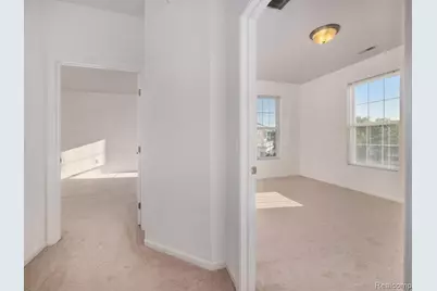 964 W Summerfield Glen Circle #96, Ann Arbor, MI 48103 - Photo 8