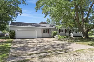 1197 Beechwood Dr, Jenison, MI 49428 - Photo 1