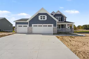 671 Waterford Village Dr NW, Grand Rapids, MI 49534 - Photo 2
