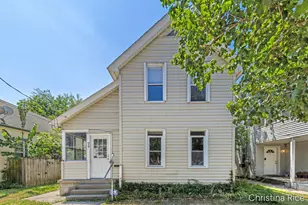 927 Davis Ave NW, Grand Rapids, MI 49504 - Photo 1