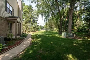 3007 Forest Creek Ct, Ann Arbor, MI 48108 - Photo 4