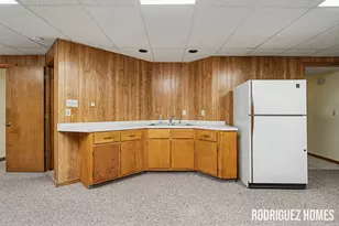 1731 Lakeview Dr, Zeeland, MI 49464 - Photo 18