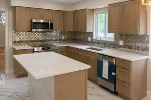 29310 Prestwick St, Southfield, MI 48076 - Photo 4