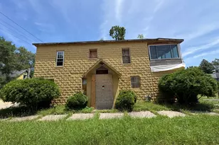 817 Thresher Ave, Benton Harbor, MI 49022 - Photo 1