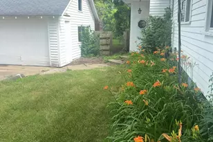 827 Golden Ave, Battle Creek, MI 49014 - Photo 12