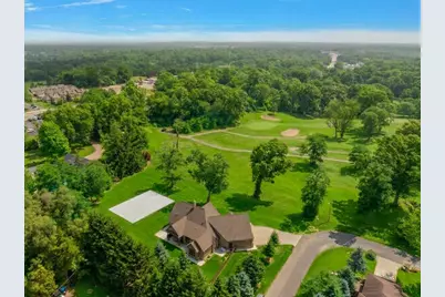 44 E Acacia Boulevard, Battle Creek, MI 49015 - Photo 2