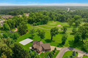 44 E Acacia Blvd, Battle Creek, MI 49015 - Photo 2