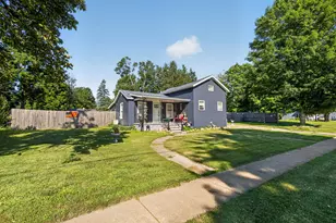 411 East St, Jonesville, MI 49250 - Photo 4