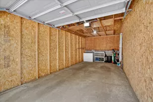 609 Curzon Ct, Howell, MI 48843 - Photo 36