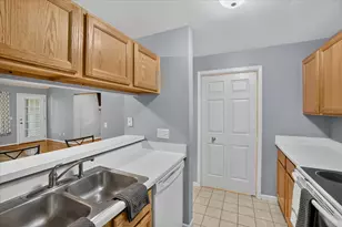 609 Curzon Ct, Howell, MI 48843 - Photo 10