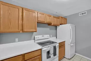 609 Curzon Ct, Howell, MI 48843 - Photo 6
