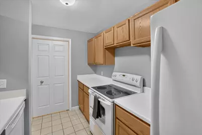 609 Curzon Court #203, Howell, MI 48843 - Photo 10