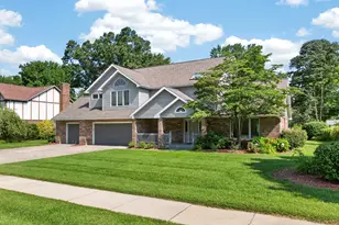 1327 Mulberry Ln, Saint Joseph, MI 49085 - Photo 1