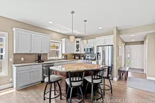 11565 S Lake Dr, Holland, MI 49424 - Photo 16