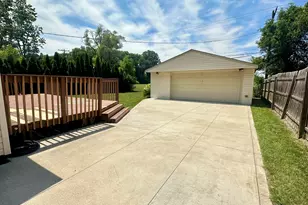 19533 Hardy St, Livonia, MI 48152 - Photo 4