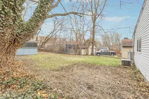 946 Fairview Ave, Pontiac, MI 48340 - Photo 2