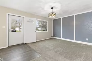 946 Fairview Ave, Pontiac, MI 48340 - Photo 26
