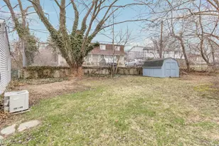 946 Fairview Ave, Pontiac, MI 48340 - Photo 6
