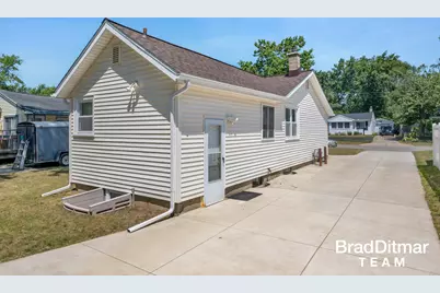 818 Bryant Street SW, Wyoming, MI 49509 - Photo 4