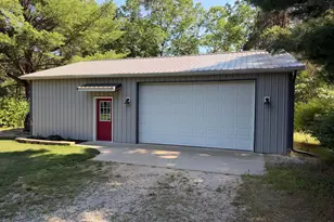 1667 Oakwood Trl, Allegan, MI 49010 - Photo 12