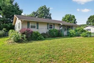 3015 John Glenn Dr, Jackson, MI 49201 - Photo 2