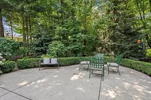 5543 N Red Pine Cir, Kalamazoo, MI 49009 - Photo 30