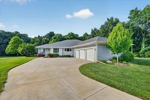 9348 Stoneview Ln, Whitmore Lake, MI 48189 - Photo 6