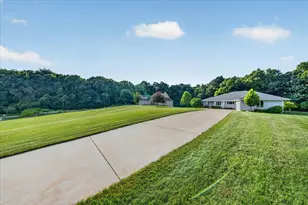 9348 Stoneview Ln, Whitmore Lake, MI 48189 - Photo 4