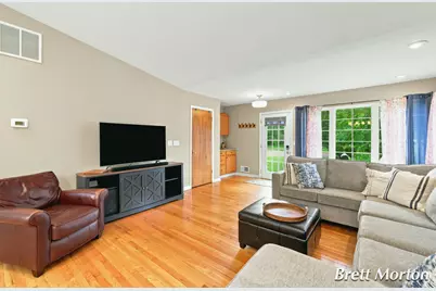 2304 Tecumseh River Road, Lansing, MI 48906 - Photo 6