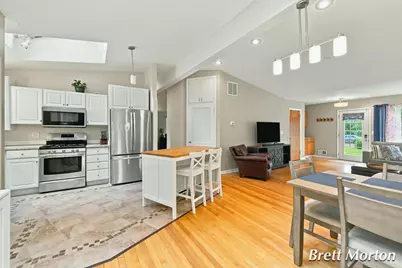 2304 Tecumseh River Road, Lansing, MI 48906 - Photo 10