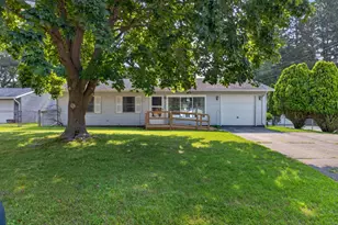 3439 Acacia Blvd, Jackson, MI 49203 - Photo 1