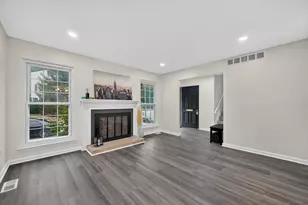 21344 E Glen Haven Cir, Northville, MI 48167 - Photo 2
