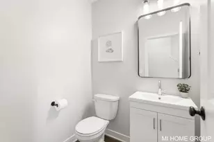 13676 Signature Dr, Holland, MI 49424 - Photo 12