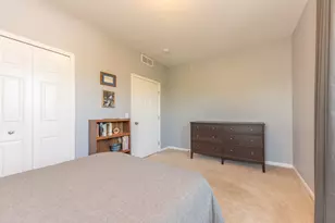 1042 W Summerfield Gln Cir, Ann Arbor, MI 48103 - Photo 20