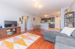 1042 W Summerfield Gln Cir, Ann Arbor, MI 48103 - Photo 14