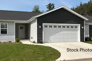 722 Heritage Woods Ln, Paw Paw, MI 49079 - Photo 1
