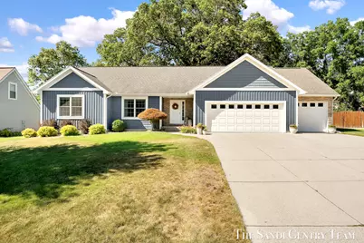 15055 Oakland Street, Spring Lake, MI 49456 - Photo 2