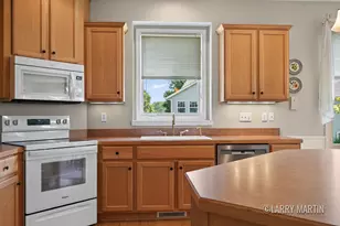 6010 Heritage Meadow Dr, Holland, MI 49423 - Photo 6