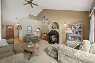 9895 Lakeview Dr, Berrien Springs, MI 49103 - Photo 8