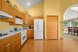 9895 Lakeview Dr, Berrien Springs, MI 49103 - Photo 22