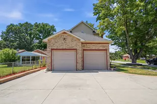 8336 Nightingale St, Dearborn Heights, MI 48127 - Photo 52