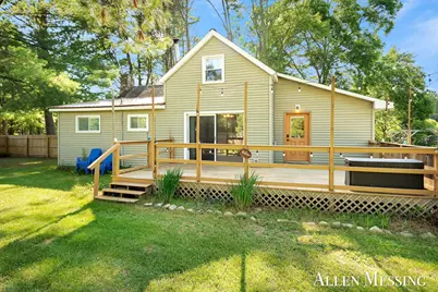 769 S Pine Avenue, White Cloud, MI 49349 - Photo 2
