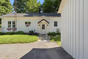 4136 Pier Rd, Benton Harbor, MI 49022 - Photo 6