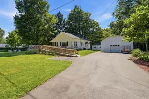4136 Pier Rd, Benton Harbor, MI 49022 - Photo 2
